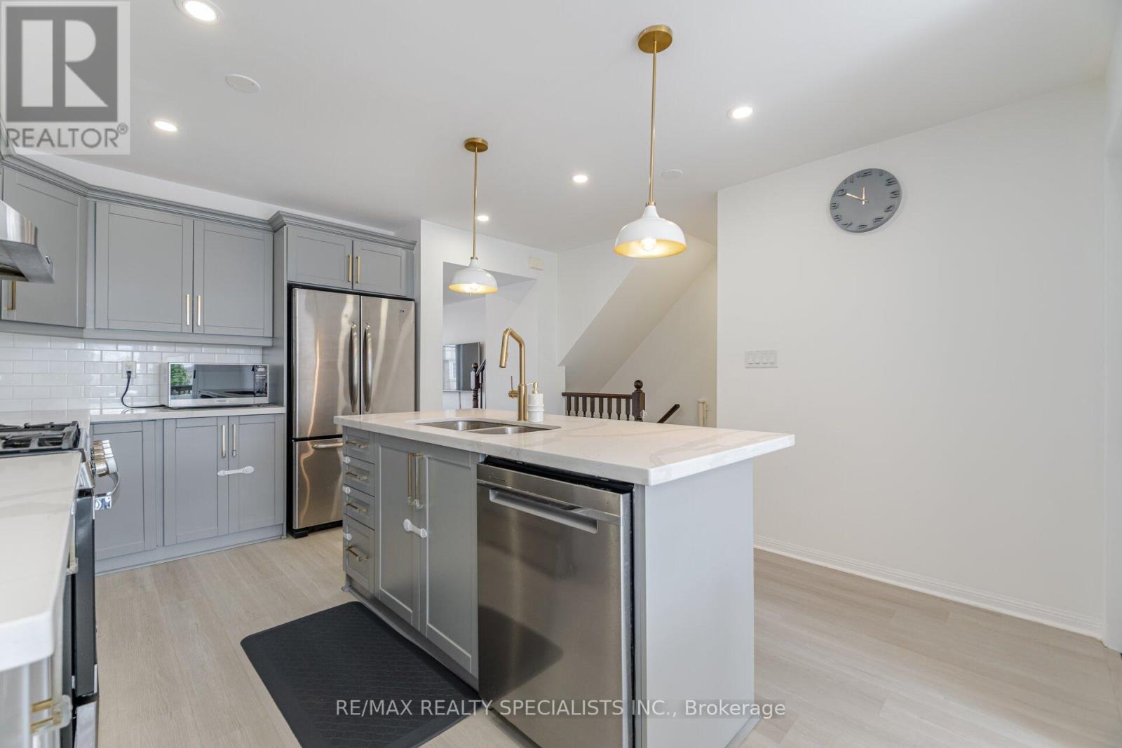 81 Vanhorne Close, Brampton, Ontario  L7A 0X9 - Photo 11 - W13694876