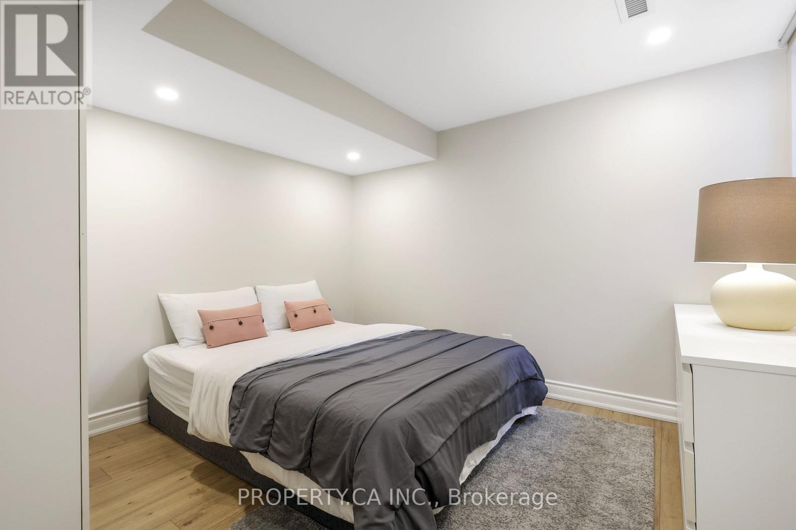 Lower - 891 Willowbank Trail, Mississauga, Ontario  L4W 3M2 - Photo 19 - W13694894