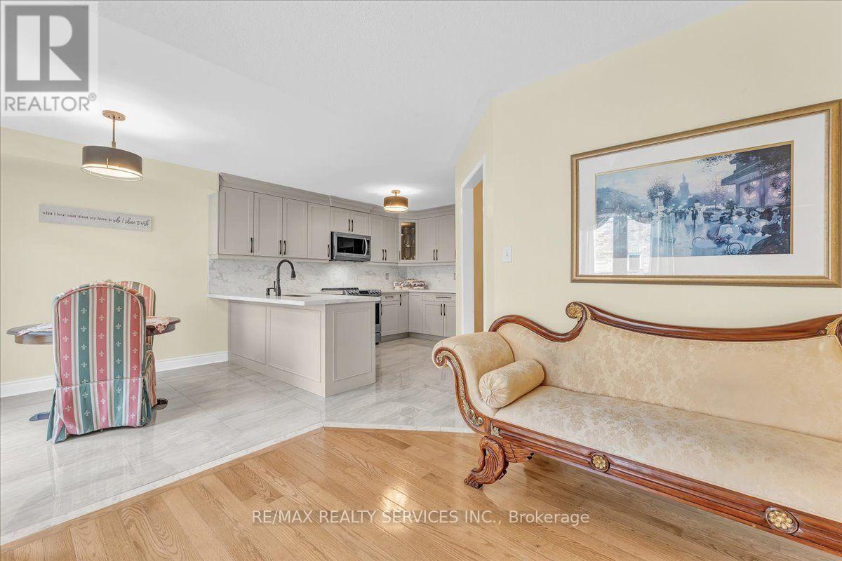49 Tanglemere Crescent, Brampton, Ontario  L7A 1R8 - Photo 13 - W13694912