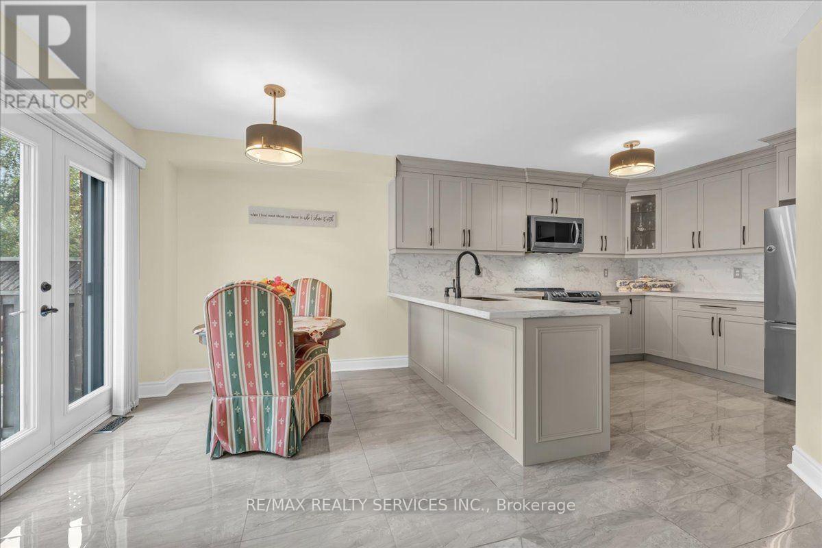 49 Tanglemere Crescent, Brampton, Ontario  L7A 1R8 - Photo 14 - W13694912