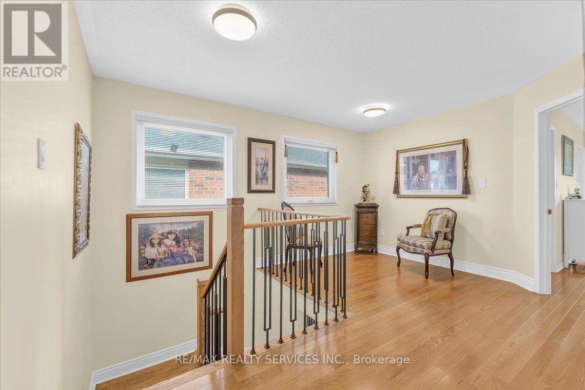 49 Tanglemere Crescent, Brampton, Ontario  L7A 1R8 - Photo 20 - W13694912