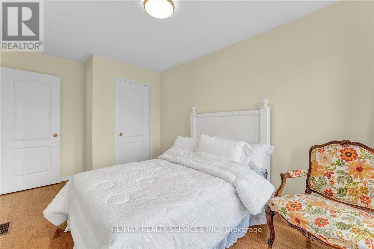 49 Tanglemere Crescent, Brampton, Ontario  L7A 1R8 - Photo 26 - W13694912