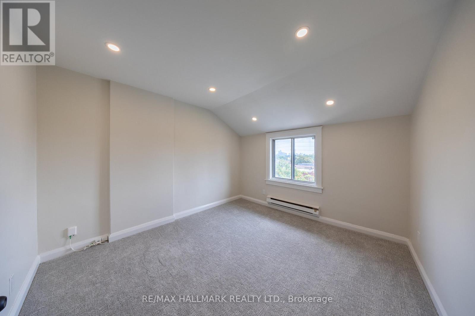 Upper - 1366 Davenport Road, Toronto, Ontario  M6H 2G9 - Photo 7 - W13694938
