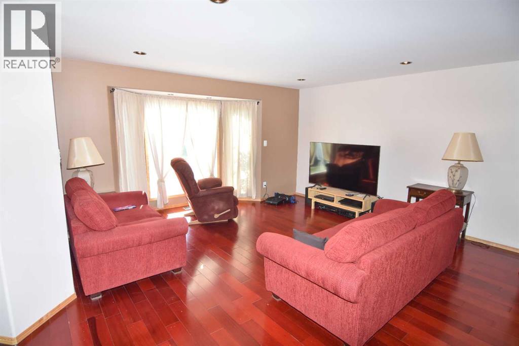 6151 Penworth Road Se, Calgary, Alberta  T2A 4J9 - Photo 12 - A2308320