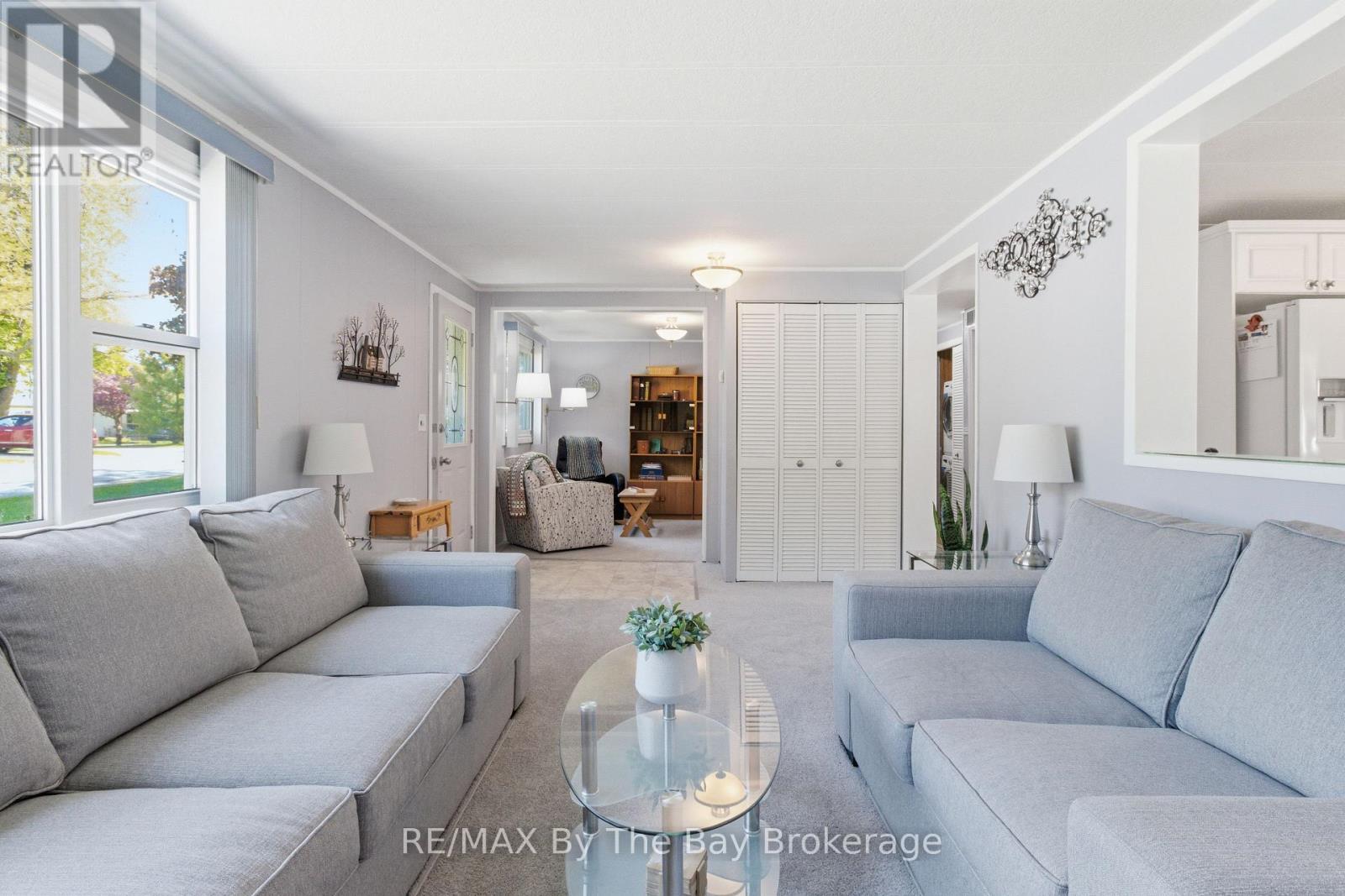 3 Golf Avenue, Wasaga Beach, Ontario  L9Z 1K2 - Photo 8 - S13226438