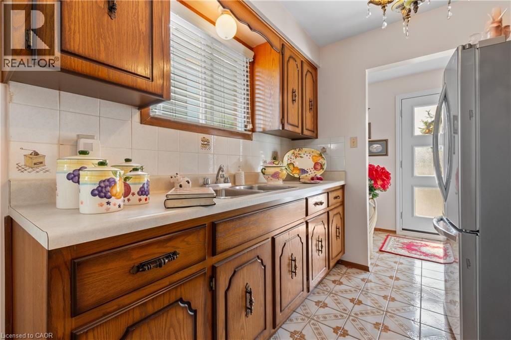202 Ray Street N, Hamilton, Ontario L8R 2Y2 - Photo 8 - 40838049