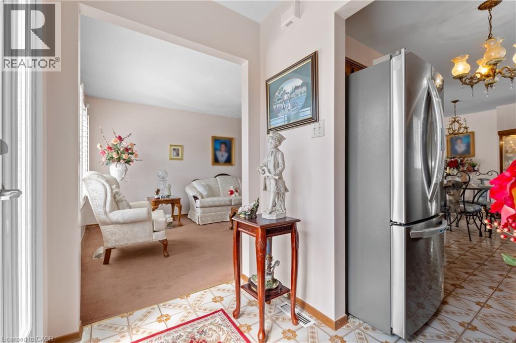 202 Ray Street N, Hamilton, Ontario L8R 2Y2 - Photo 6 - 40838049