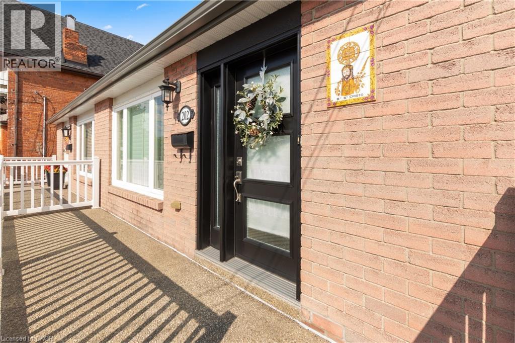 202 Ray Street N, Hamilton, Ontario L8R 2Y2 - Photo 4 - 40838049