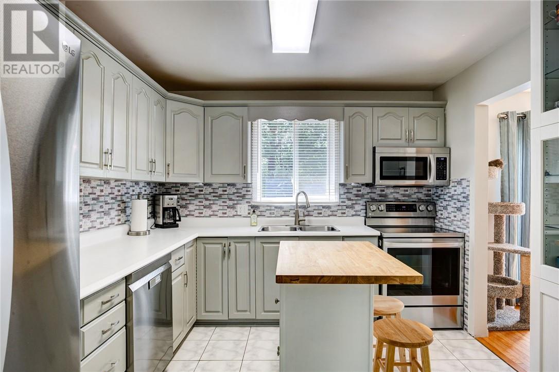 844 Windermere Crescent, Sudbury, Ontario  P3A 5A5 - Photo 2 - 2129900