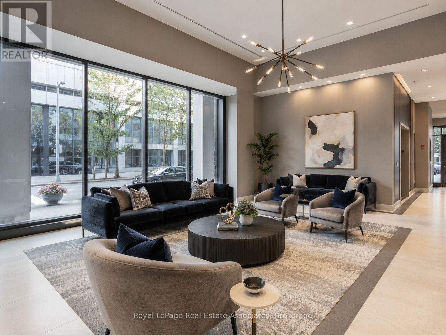 1910 - 19 Grand Trunk Crescent, Toronto, Ontario  M5J 3A3 - Photo 2 - C13694106