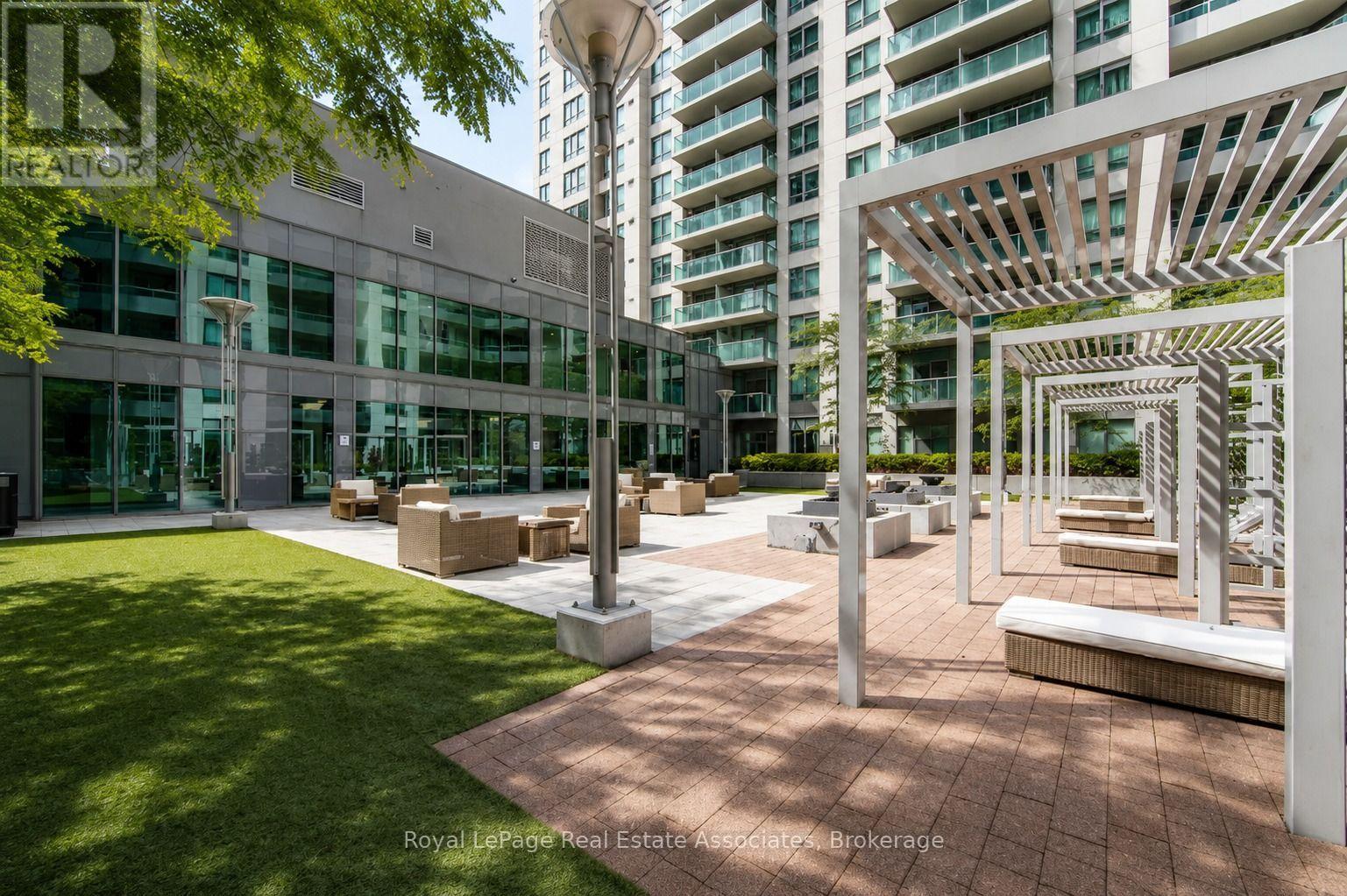 1910 - 19 Grand Trunk Crescent, Toronto, Ontario  M5J 3A3 - Photo 9 - C13694106
