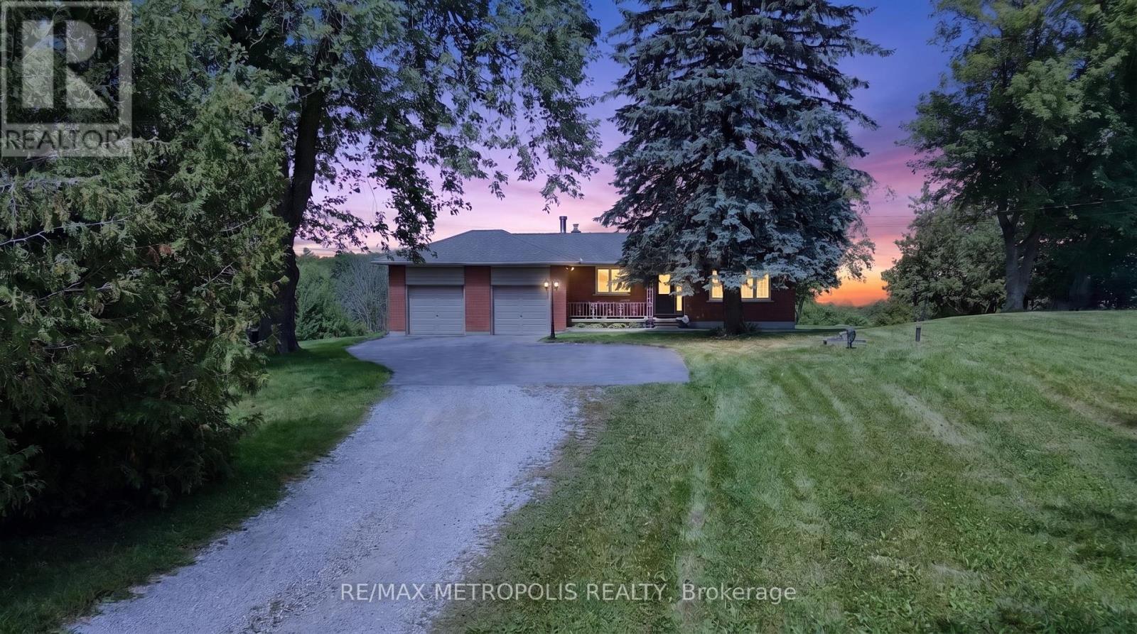 6370 Hillsdale Drive, Whitchurch-Stouffville, Ontario  L4A 3B8 - Photo 2 - N13680236