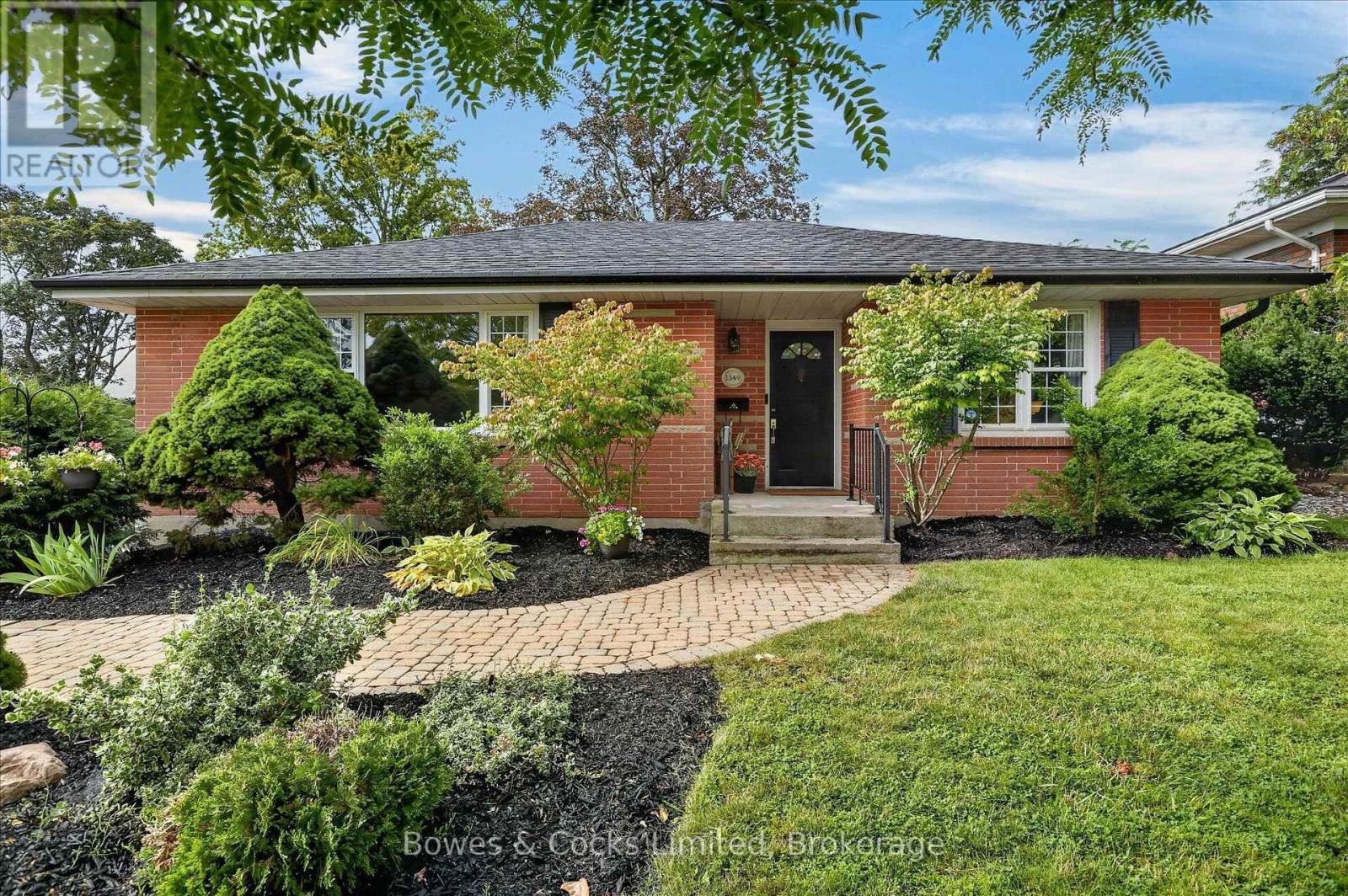 1349 HOLLOWAY DRIVE, Peterborough, Ontario