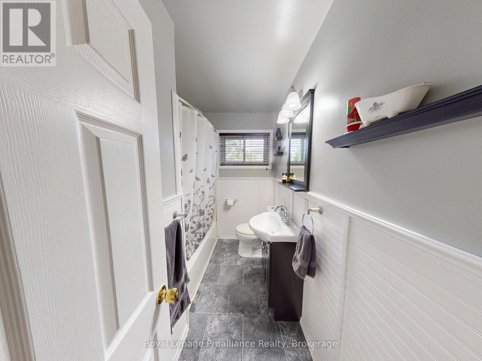 32 Glen Road, Belleville, Ontario  K8P 4G1 - Photo 12 - X13695056