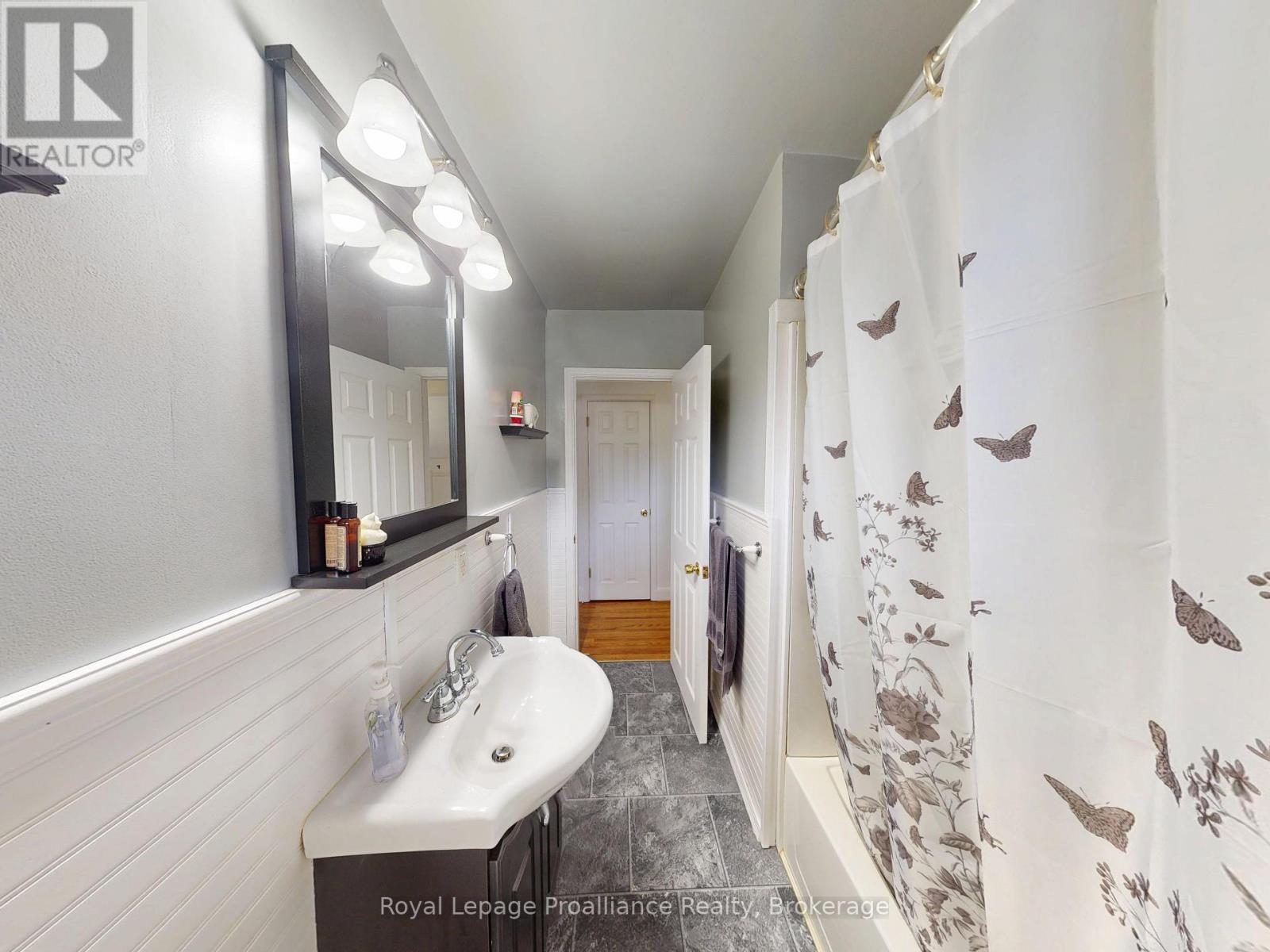 32 Glen Road, Belleville, Ontario  K8P 4G1 - Photo 13 - X13695056
