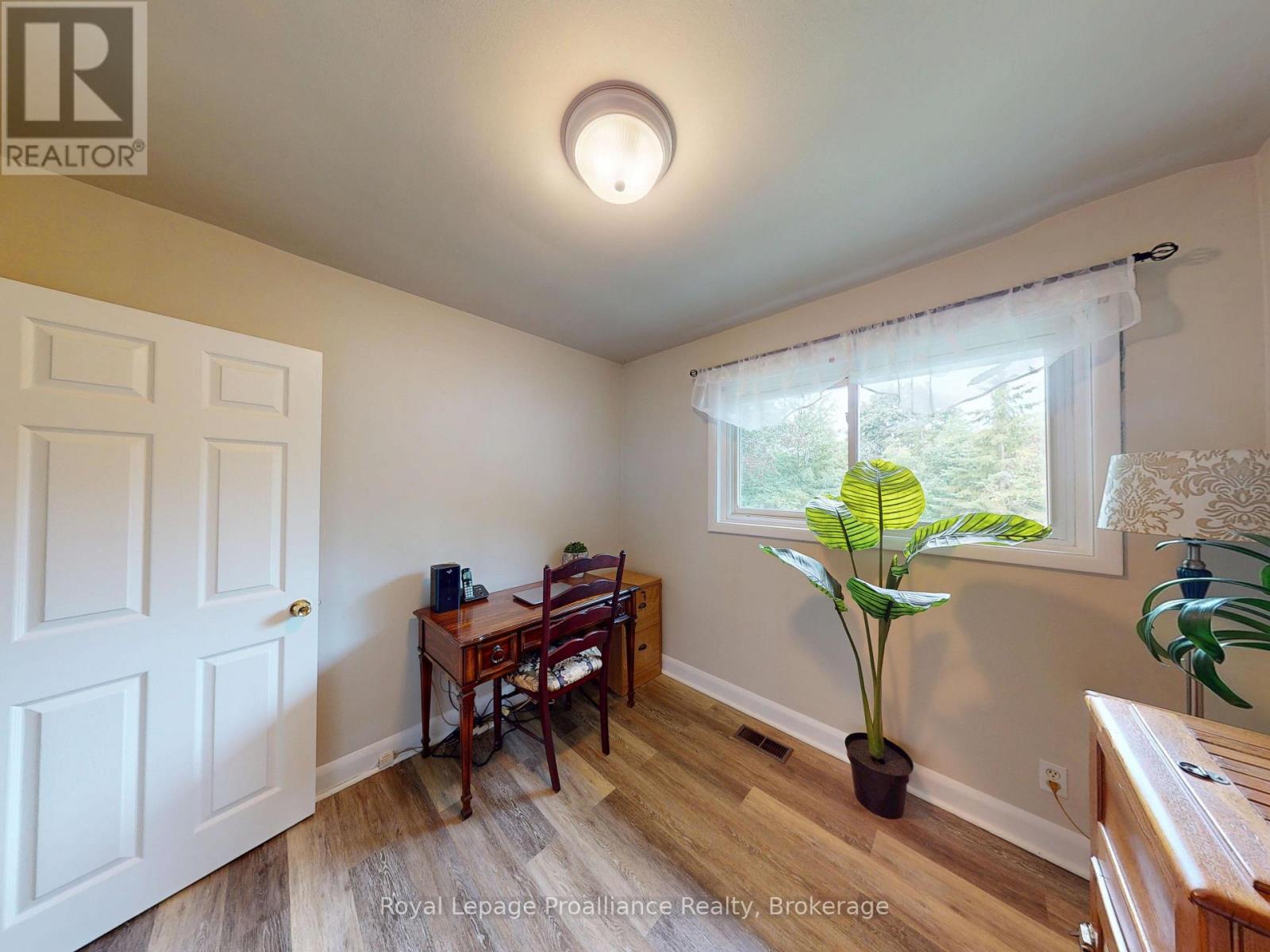 32 Glen Road, Belleville, Ontario  K8P 4G1 - Photo 15 - X13695056