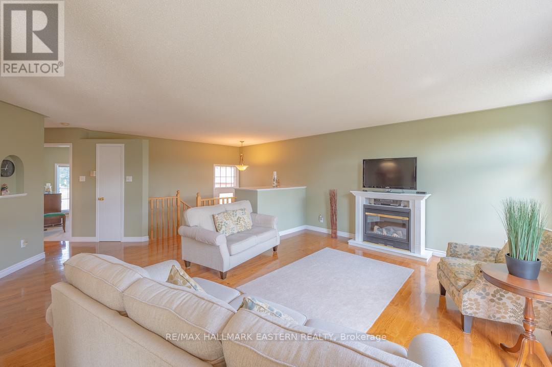 20 Ferguson Place, Peterborough, Ontario  K9H 7M9 - Photo 4 - X13695074