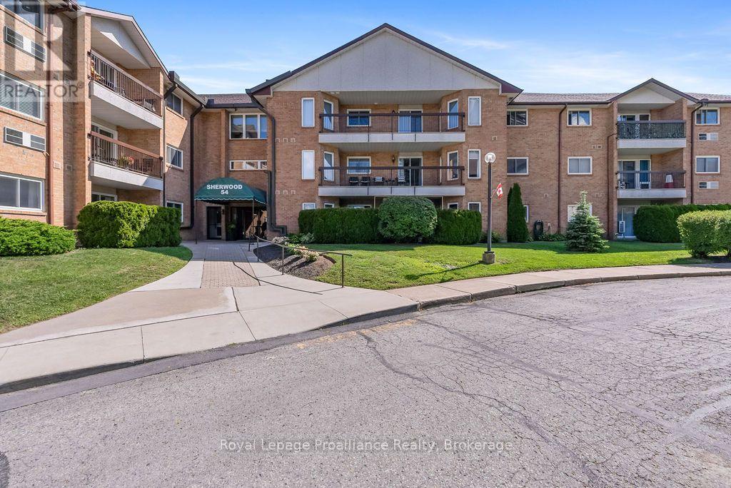 208 - 54 Tripp Boulevard, Quinte West, Ontario  K8V 5V1 - Photo 2 - X13695176