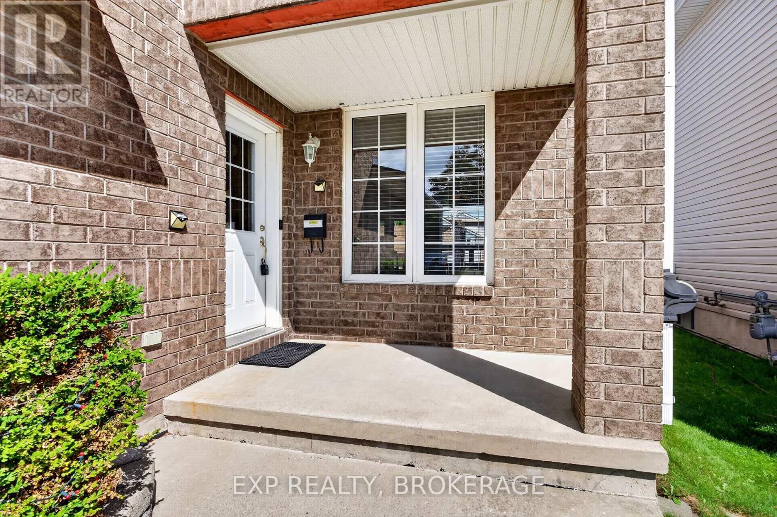 1896 Berrywood Crescent, Kingston, Ontario  K7P 3G4 - Photo 4 - X13695096