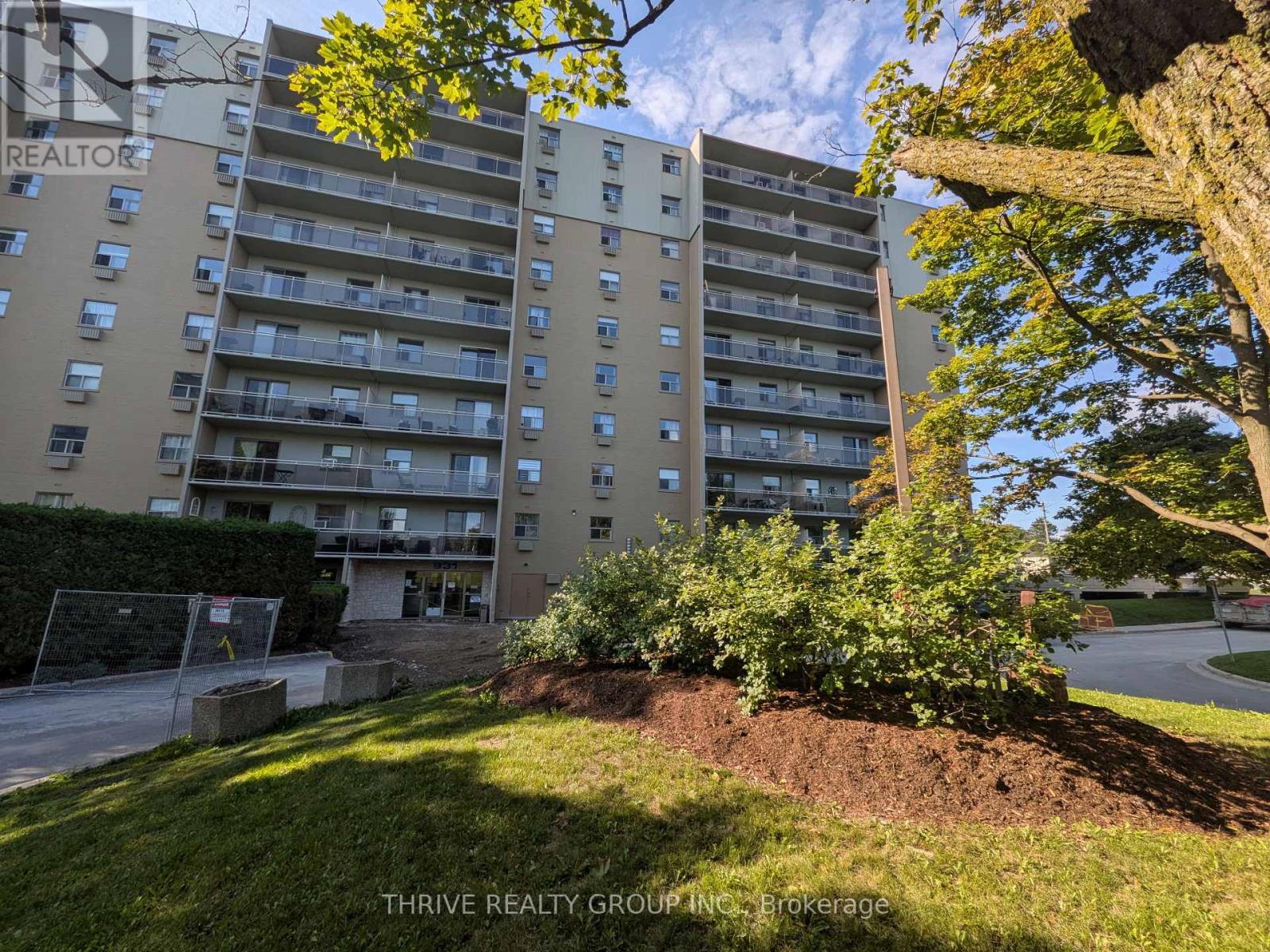 111 - 931 WONDERLAND ROAD S