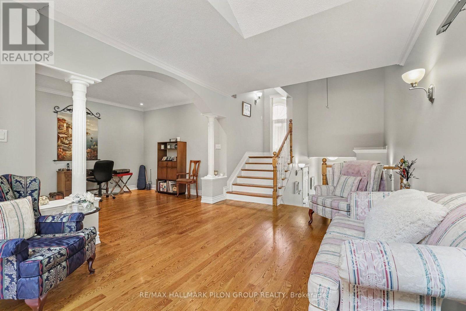 60 Callaway Court, Ottawa, Ontario  K1C 7S4 - Photo 6 - X13695304