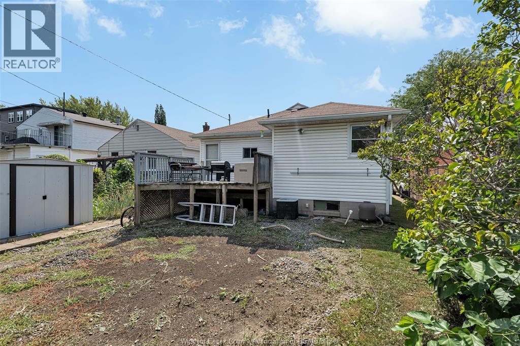 2258 Parkwood, Windsor, Ontario N8W 2J9 - Photo 17 - 26020320