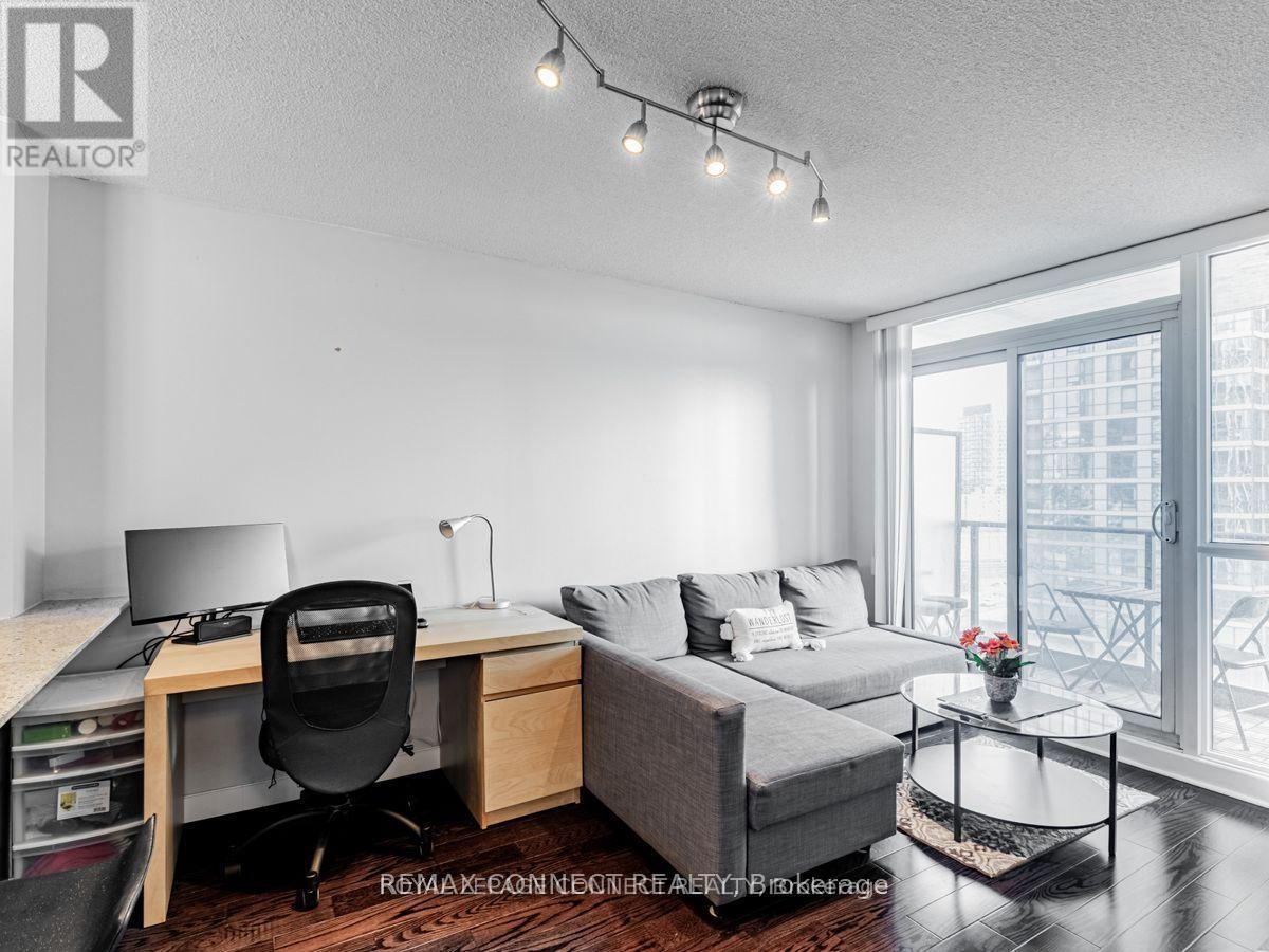1407 - 18 Harbour Street, Toronto, Ontario  M5J 2Z6 - Photo 10 - C13694988