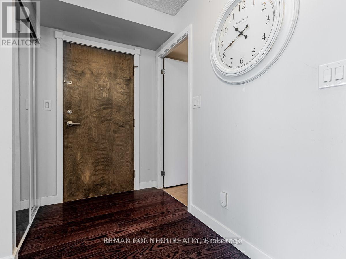 1407 - 18 Harbour Street, Toronto, Ontario  M5J 2Z6 - Photo 2 - C13694988