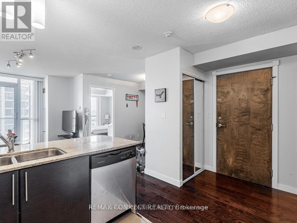 1407 - 18 Harbour Street, Toronto, Ontario  M5J 2Z6 - Photo 3 - C13694988