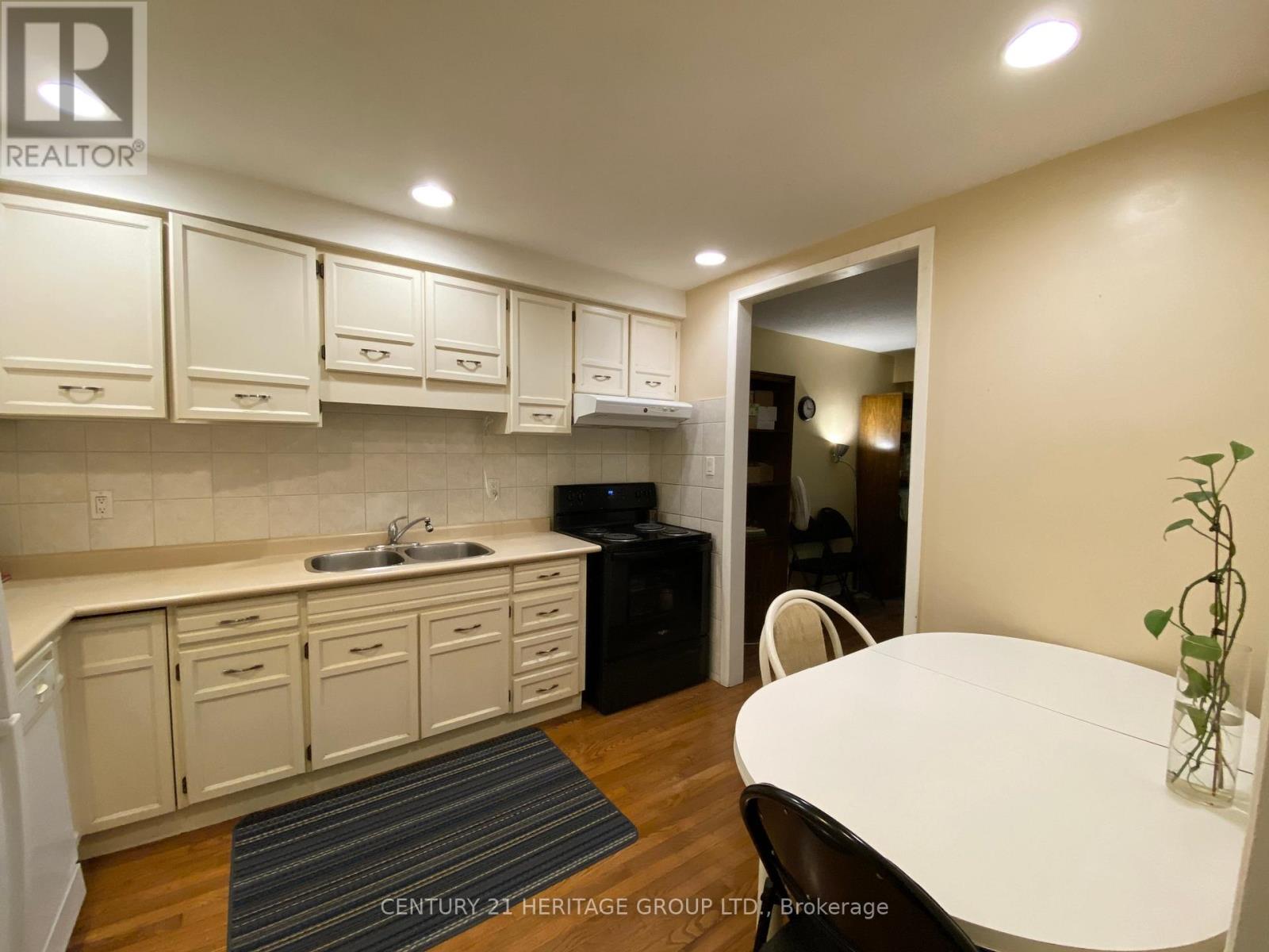 65 Black Hawk Way, Toronto, Ontario M2R 3L7 - Photo 7 - C13695058