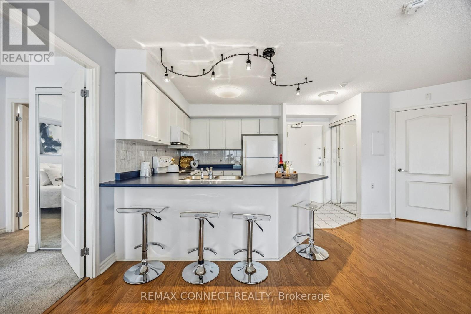504 - 890 Sheppard Avenue W, Toronto, Ontario M3H 2T5 - Photo 17 - C13695164