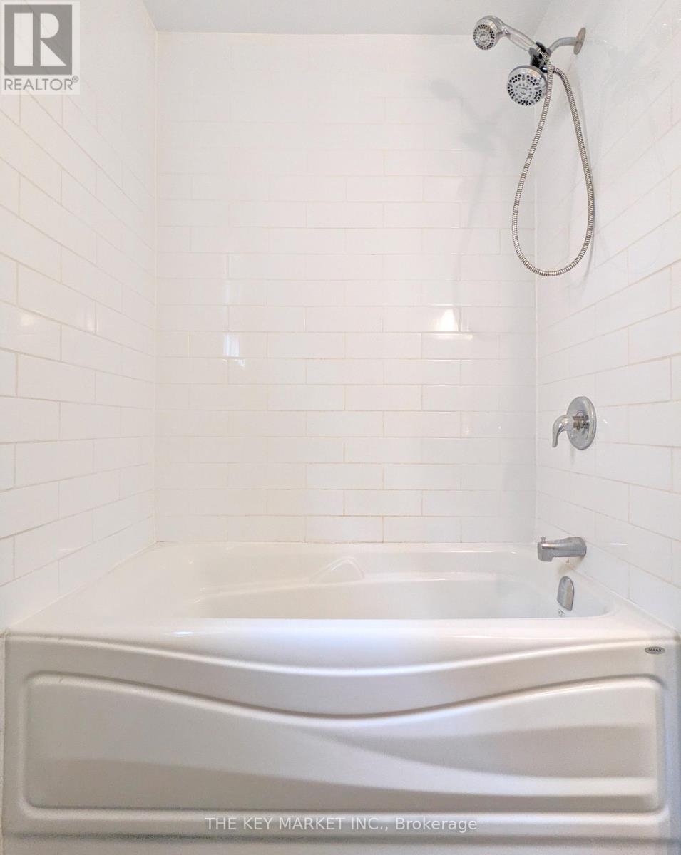2 - 211 St Clements Avenue, Toronto, Ontario  M4R 1H3 - Photo 29 - C13695174