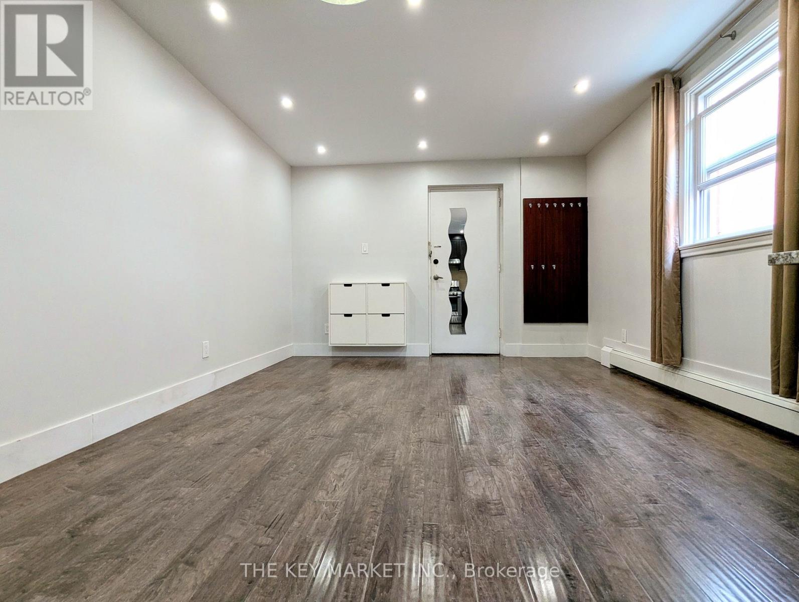 2 - 211 St Clements Avenue, Toronto, Ontario  M4R 1H3 - Photo 3 - C13695174