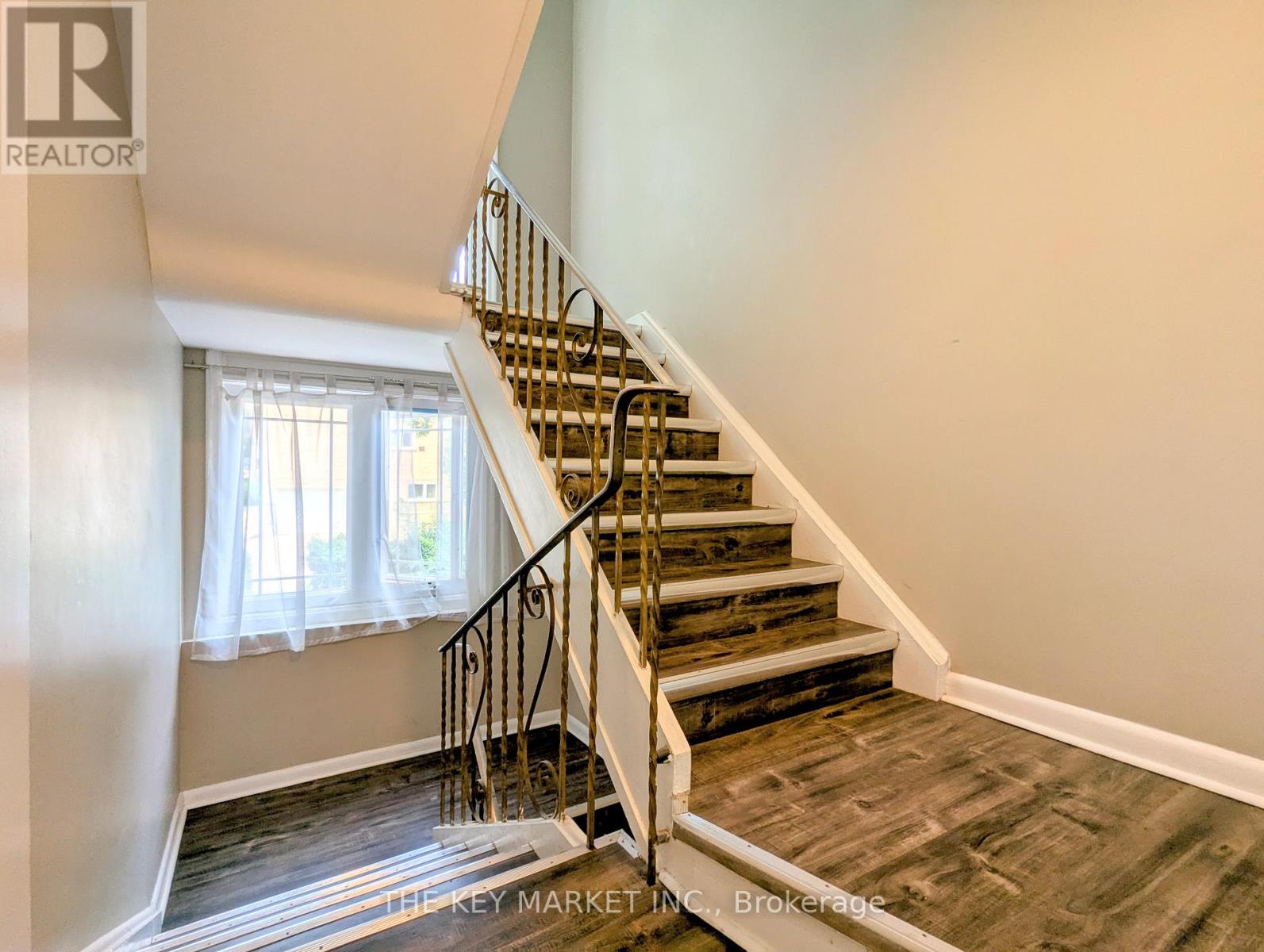 2 - 211 St Clements Avenue, Toronto, Ontario  M4R 1H3 - Photo 31 - C13695174