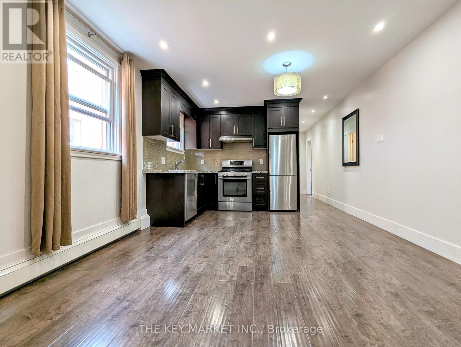 2 - 211 St Clements Avenue, Toronto, Ontario  M4R 1H3 - Photo 8 - C13695174