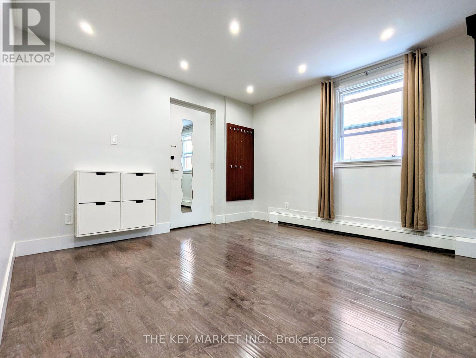 2 - 211 St Clements Avenue, Toronto, Ontario  M4R 1H3 - Photo 5 - C13695228