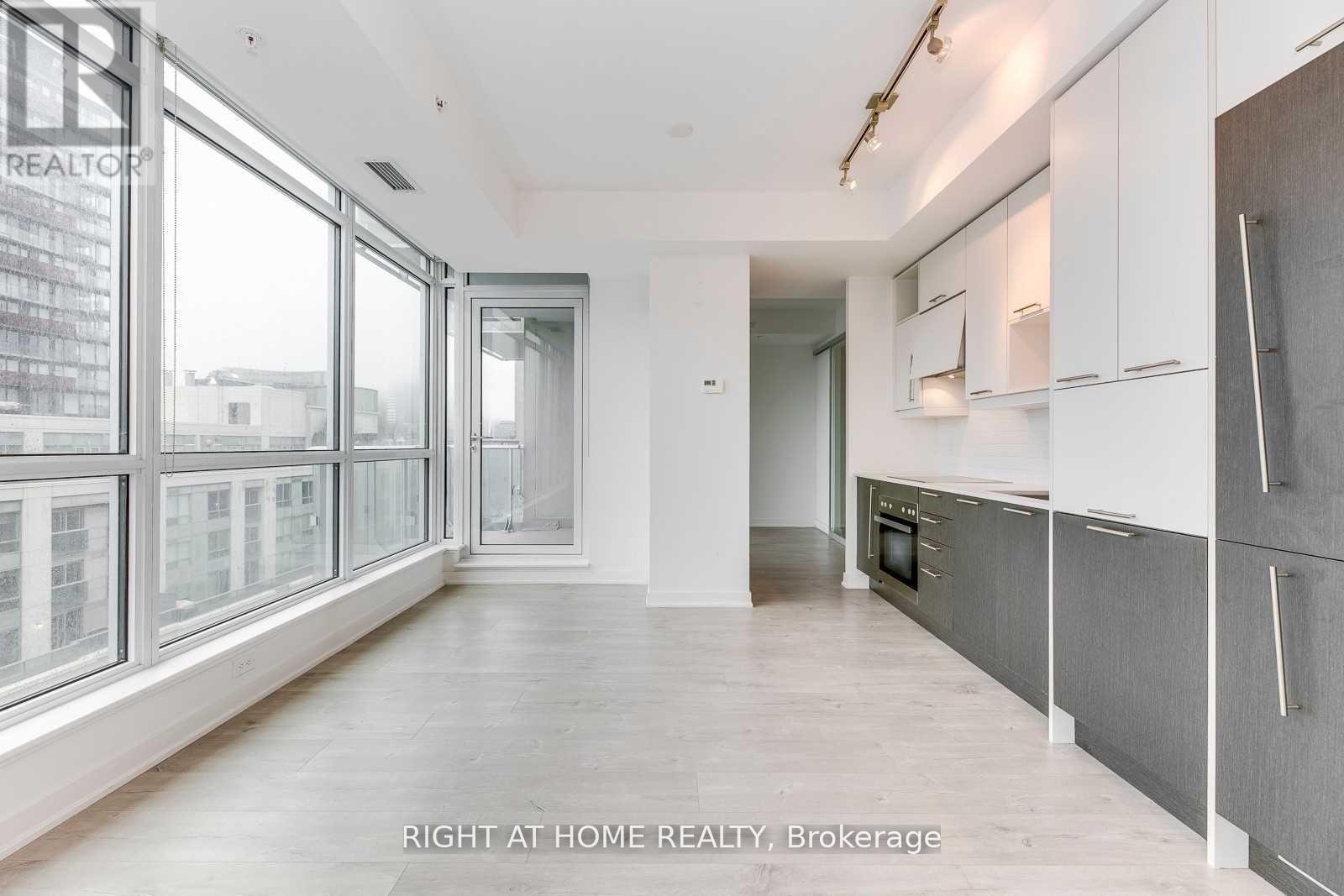 1410 - 199 Richmond Street W, Toronto, Ontario  M5V 0H4 - Photo 3 - C13695284