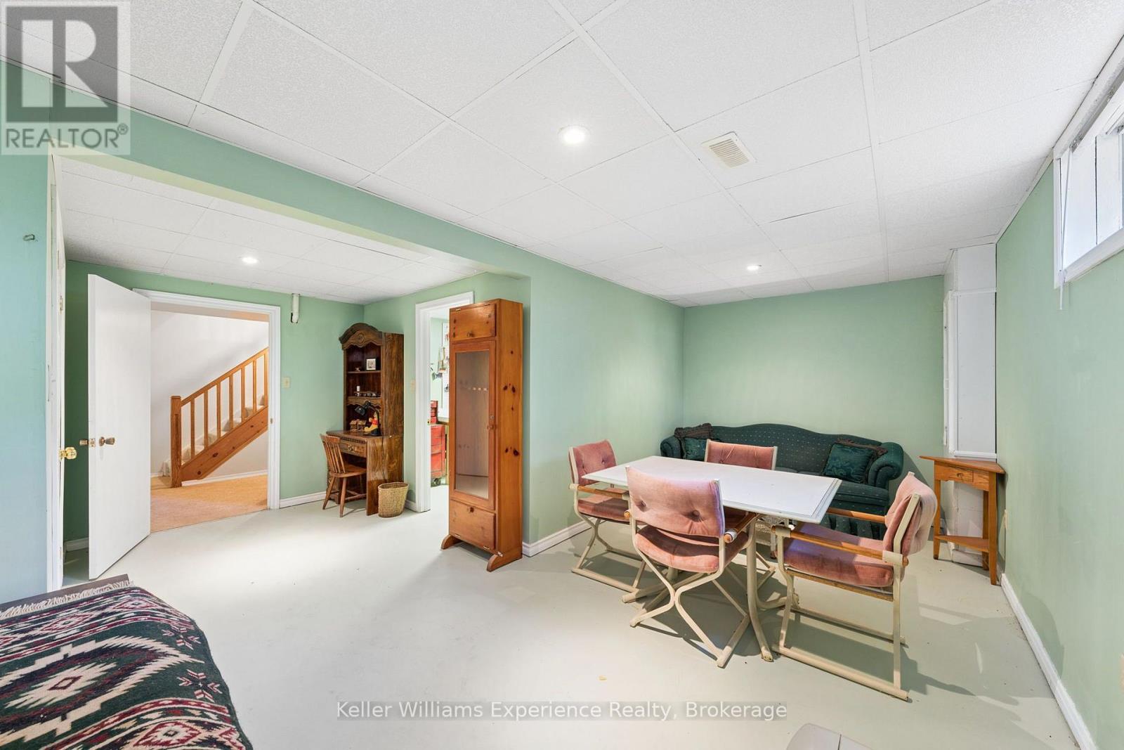 6 Bonaventure Place, Penetanguishene, Ontario  L9M 1J3 - Photo 18 - S13695192