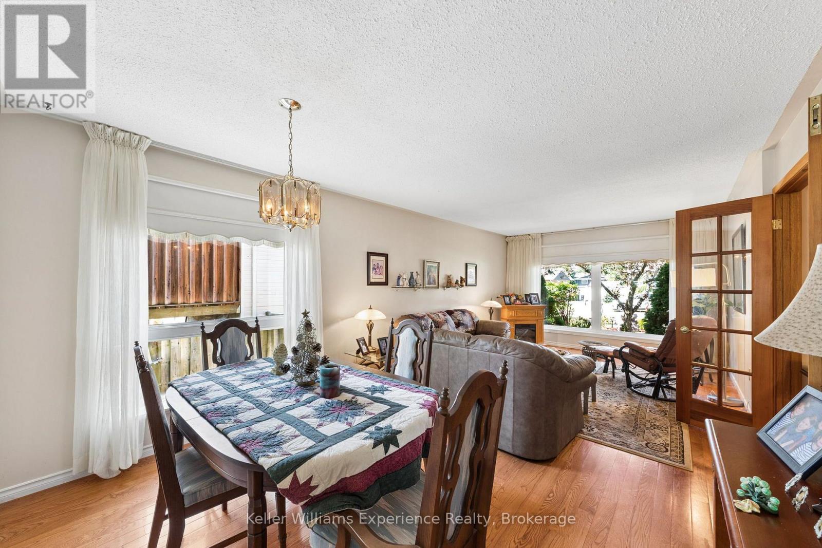 6 Bonaventure Place, Penetanguishene, Ontario  L9M 1J3 - Photo 5 - S13695192