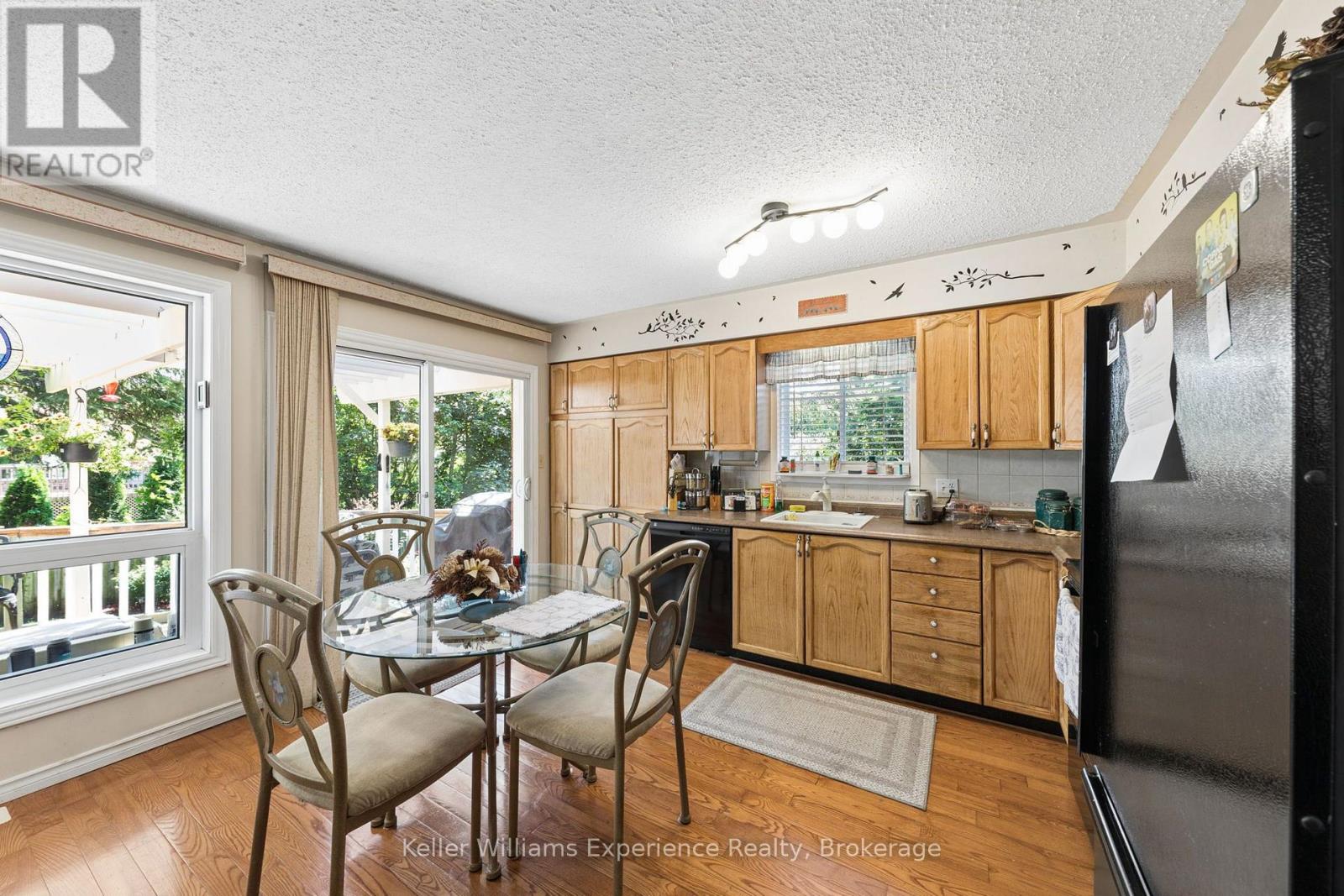 6 Bonaventure Place, Penetanguishene, Ontario  L9M 1J3 - Photo 8 - S13695192