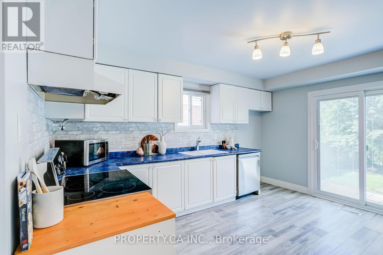 1 Latham Court, Ajax, Ontario  L1S 4B5 - Photo 13 - E13695040