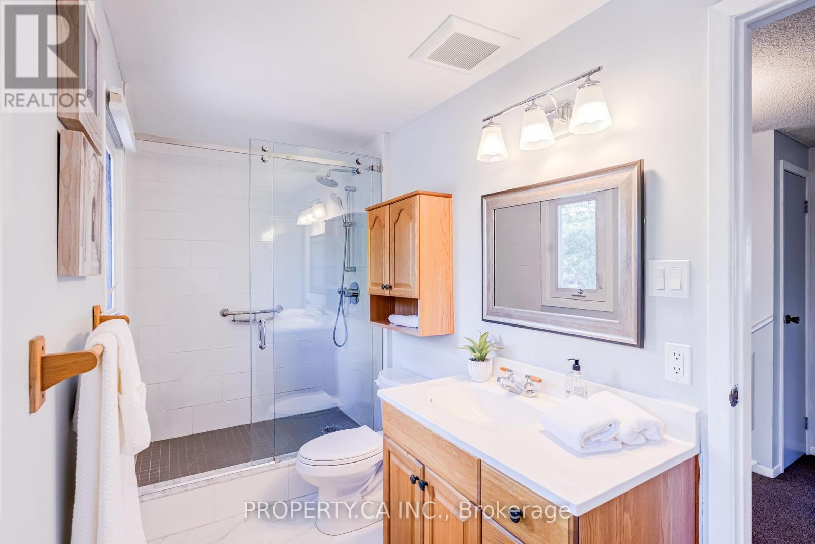 1 Latham Court, Ajax, Ontario  L1S 4B5 - Photo 25 - E13695040