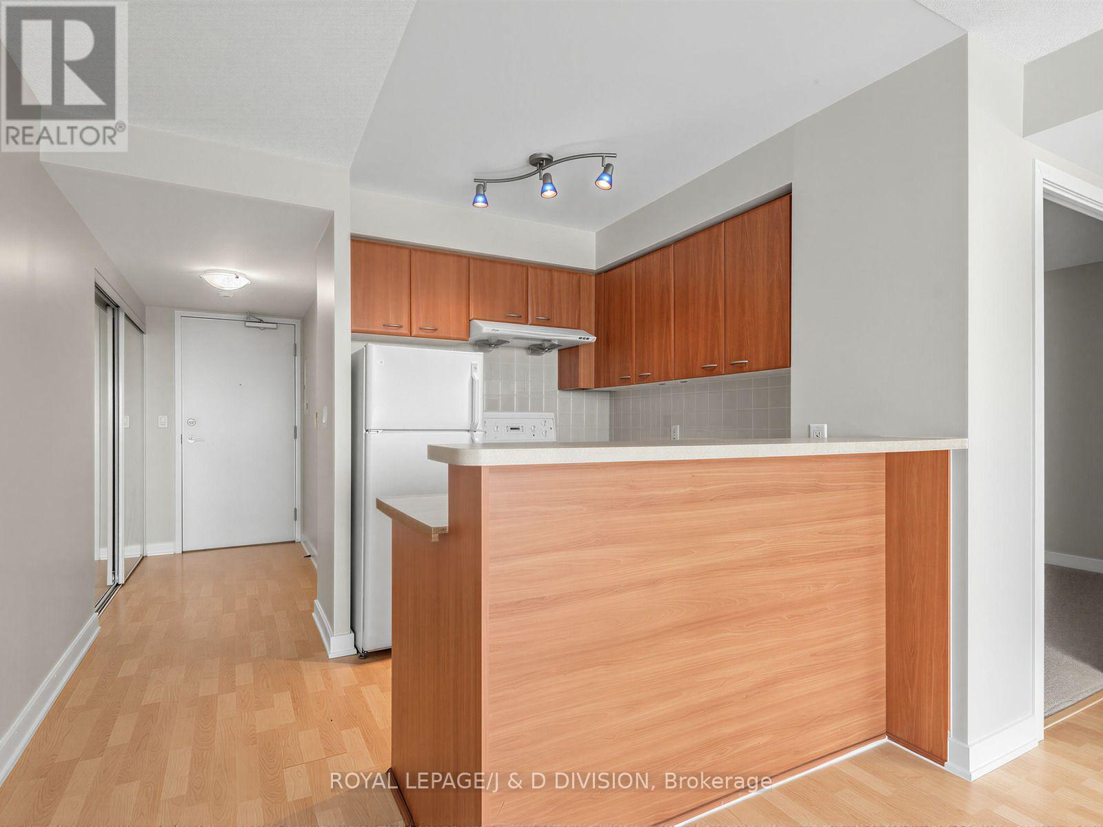 3002 - 38 Lee Centre Drive, Toronto, Ontario  M1H 3J7 - Photo 7 - E13695198