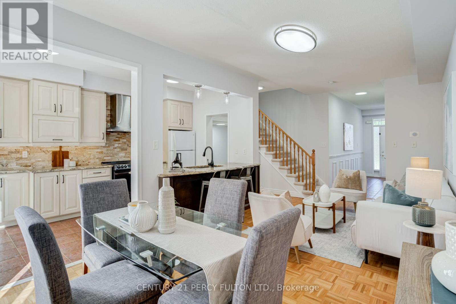 366 Strouds Lane, Pickering, Ontario  L1V 7J2 - Photo 4 - E13695214