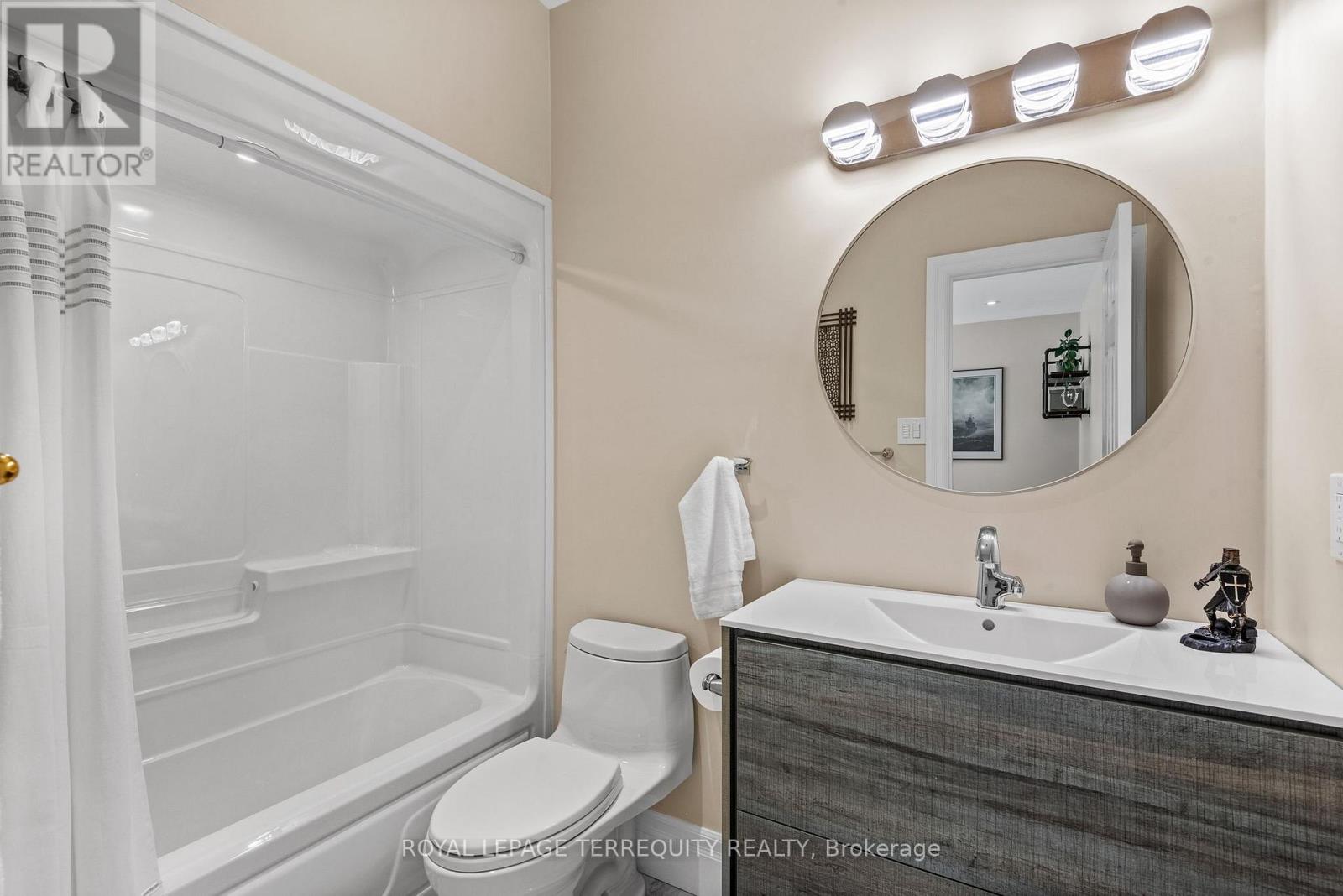 507 Rougemount Drive, Pickering, Ontario  L1W 2B8 - Photo 16 - E13695290