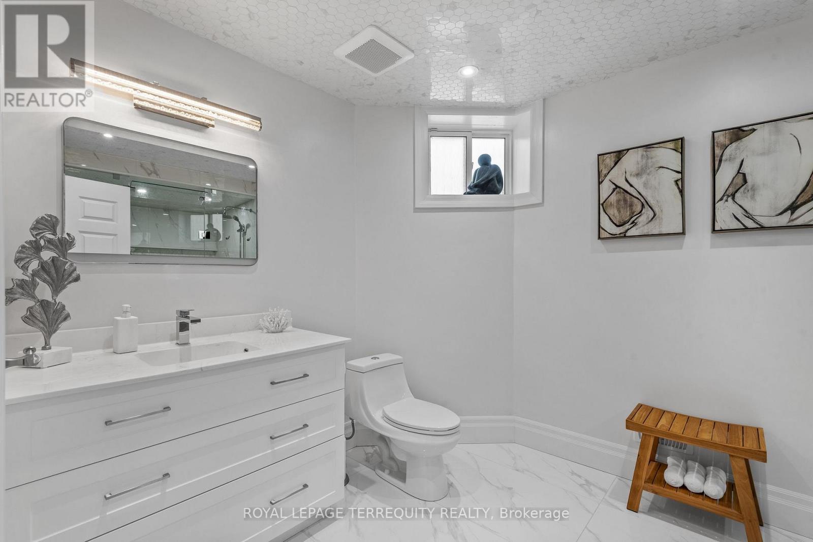 507 Rougemount Drive, Pickering, Ontario  L1W 2B8 - Photo 34 - E13695290