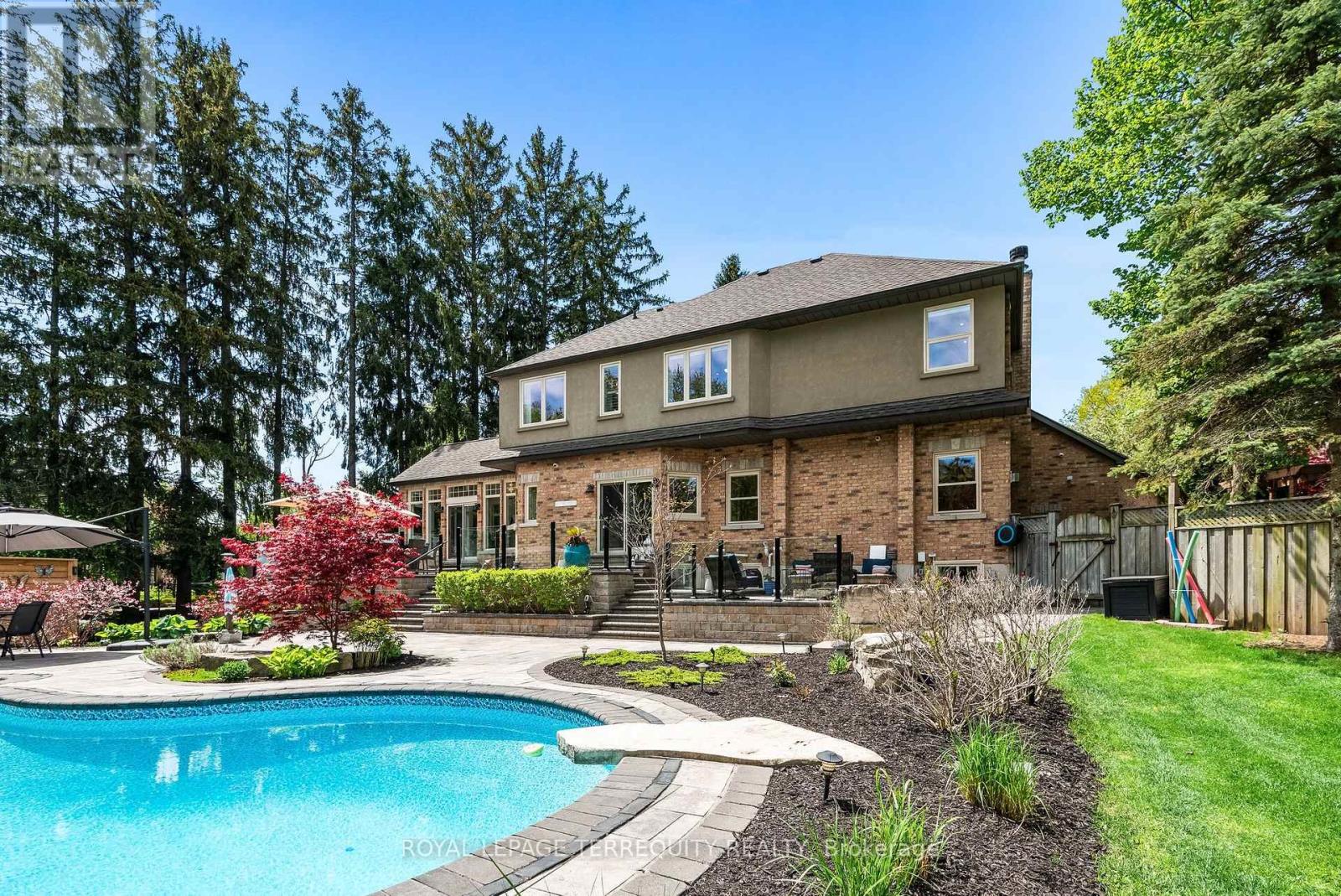 507 Rougemount Drive, Pickering, Ontario  L1W 2B8 - Photo 47 - E13695290
