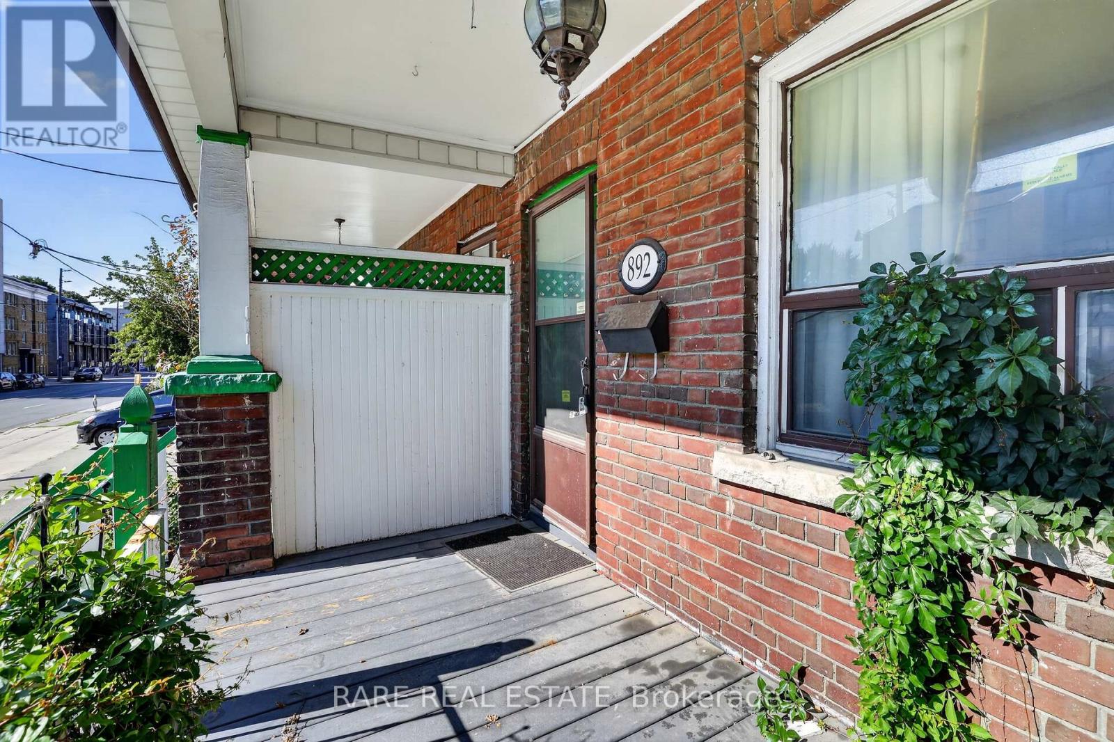 890 & 892 Broadview Avenue, Toronto, Ontario  M4K 2R1 - Photo 10 - E13695322