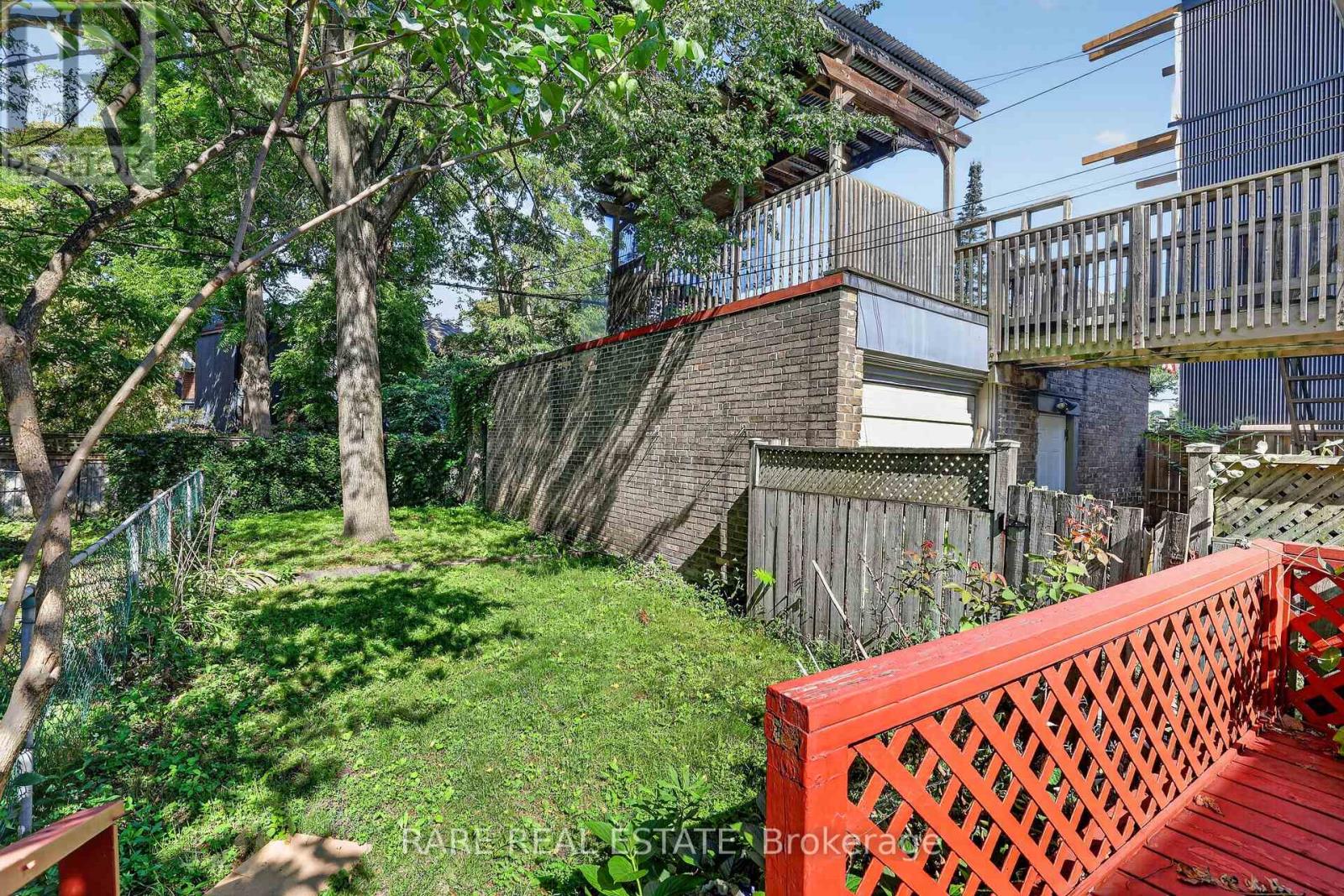 890 & 892 Broadview Avenue, Toronto, Ontario  M4K 2R1 - Photo 12 - E13695322