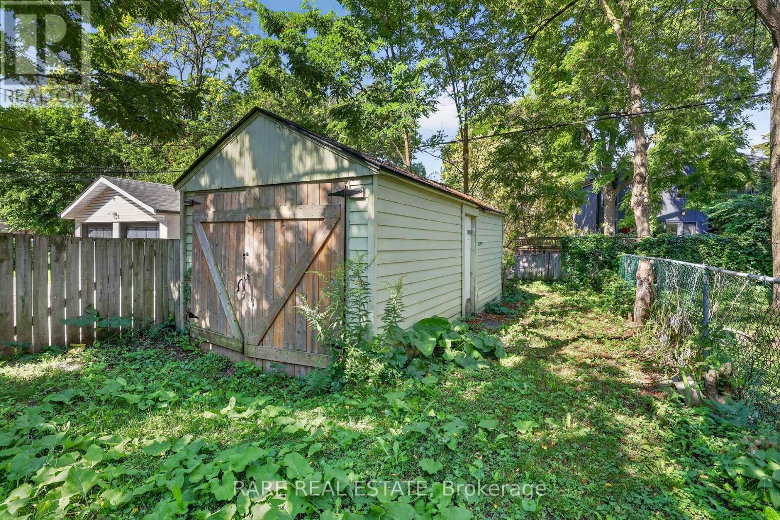 890 & 892 Broadview Avenue, Toronto, Ontario  M4K 2R1 - Photo 15 - E13695322